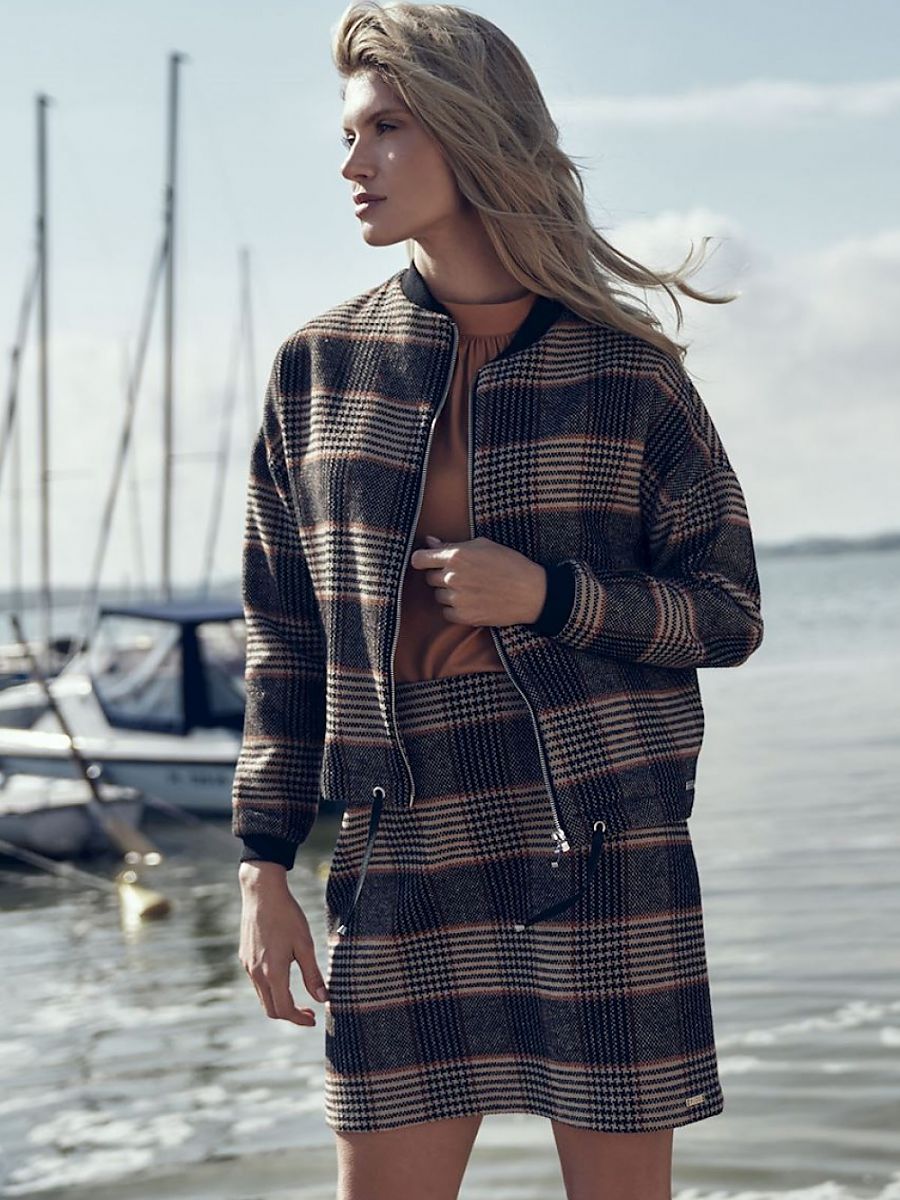  Jacket model 151272 Figl 